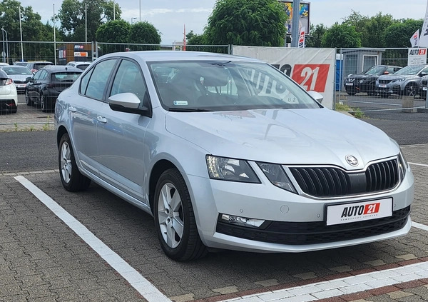 Skoda Octavia cena 61900 przebieg: 118296, rok produkcji 2017 z Syców małe 379